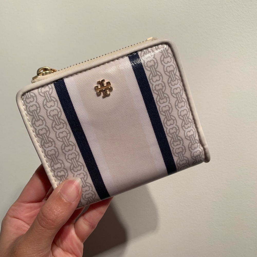 Authentic Tory Burch Gemini link wallet